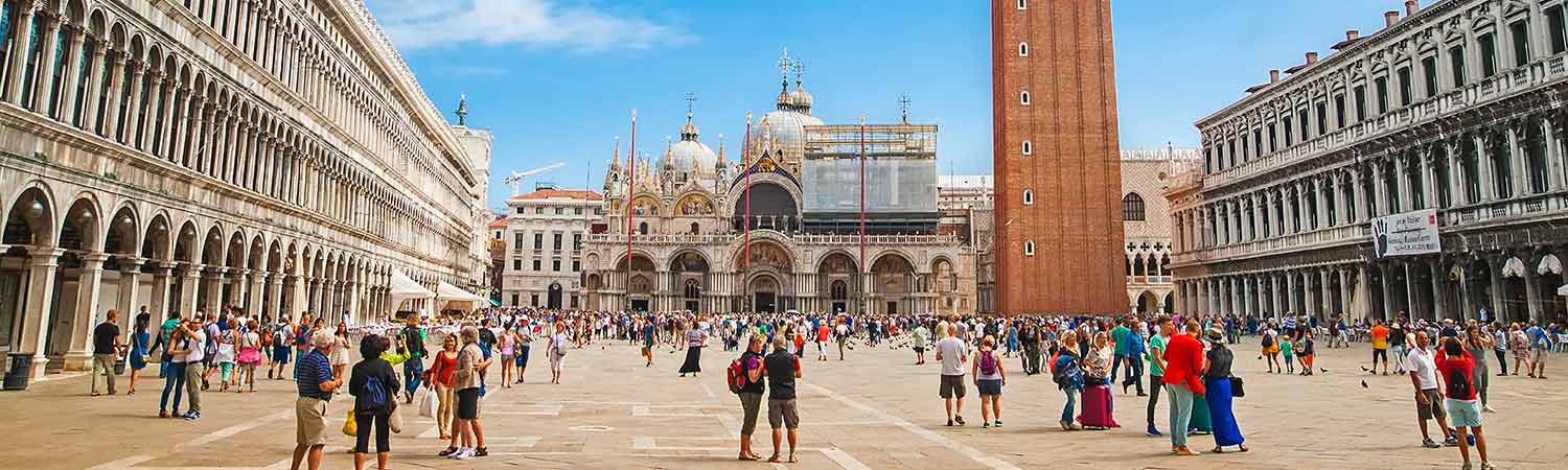 Passeggiare A Venezia Copertina