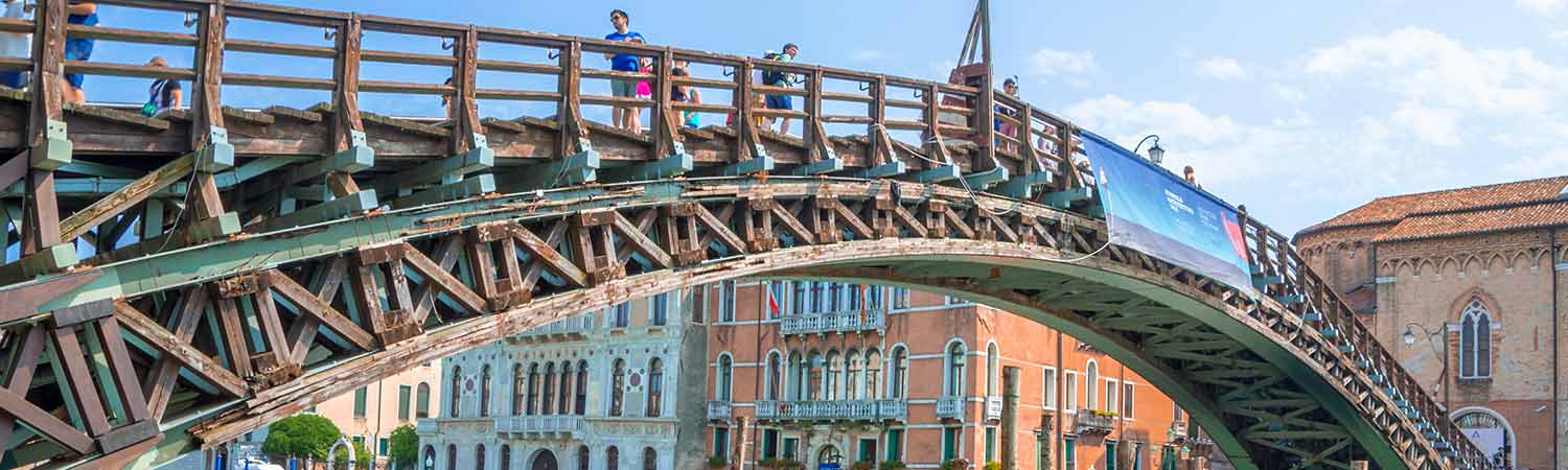 Passeggiare A Venezia Copertina